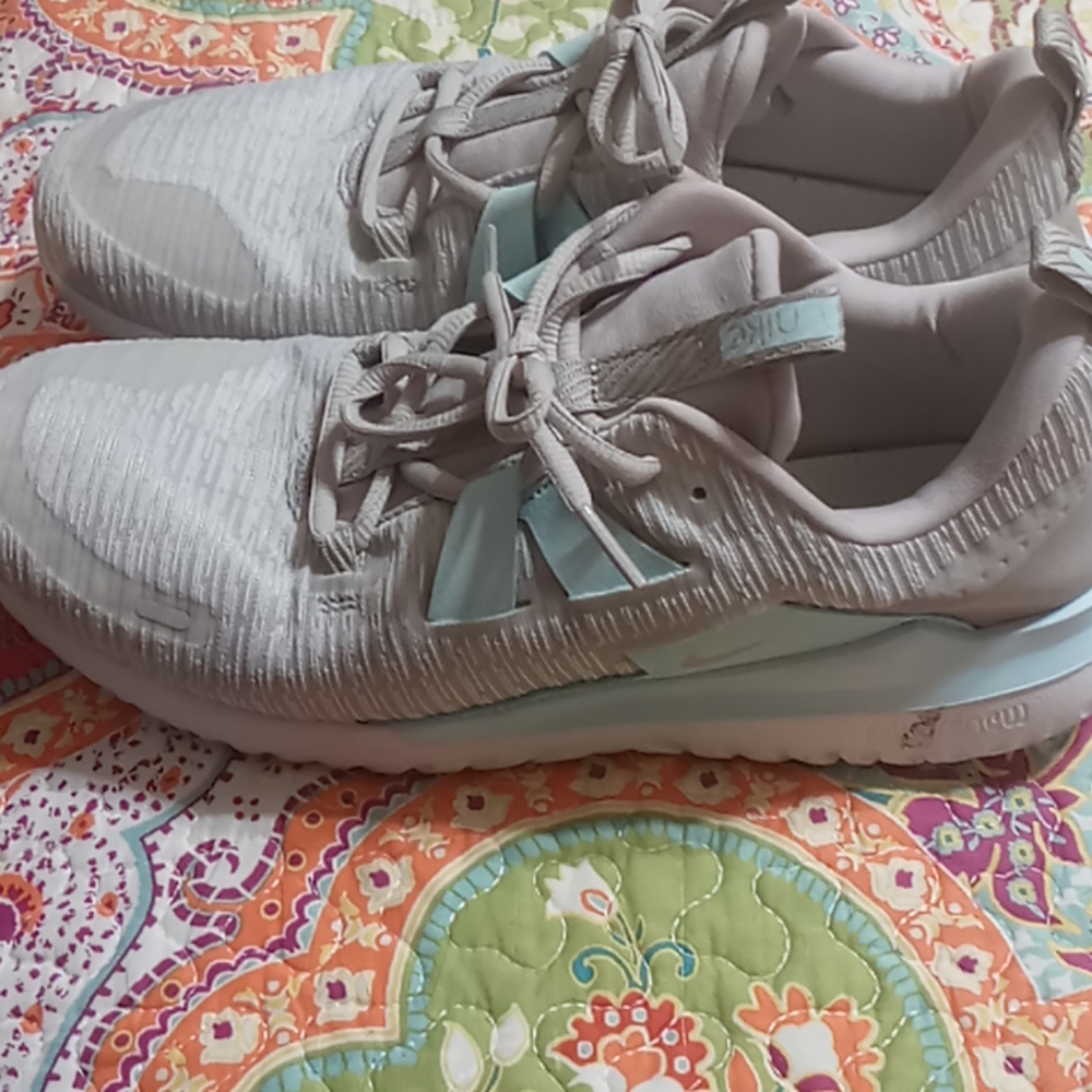 Womens nike size 9.5 worn 3 times